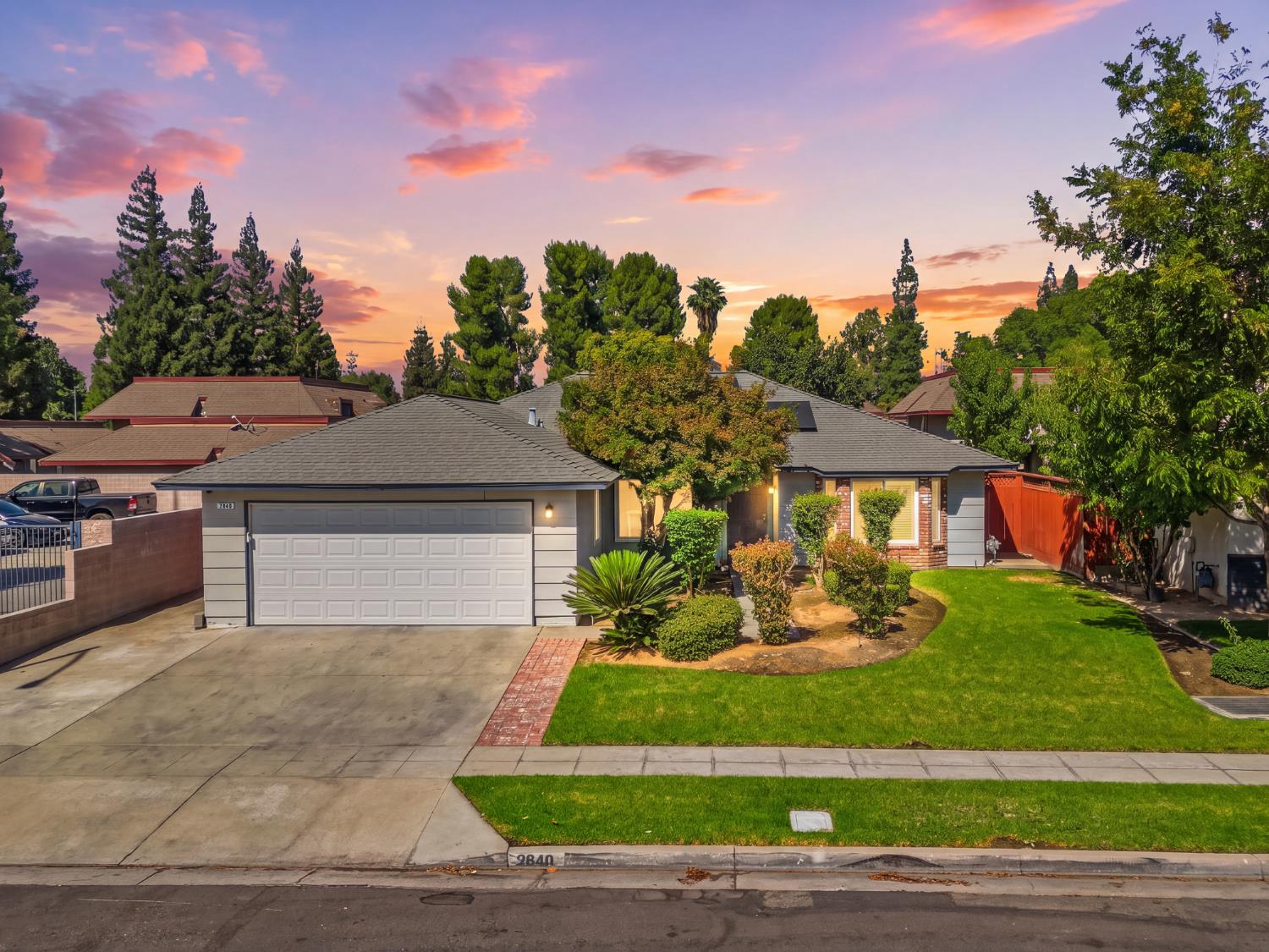 2840 W Acacia Ave, Fresno, CA 93705