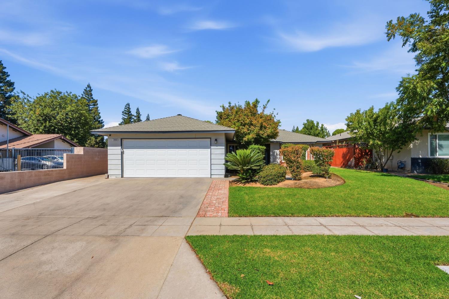 2840 W Acacia Ave, Fresno, CA 93705