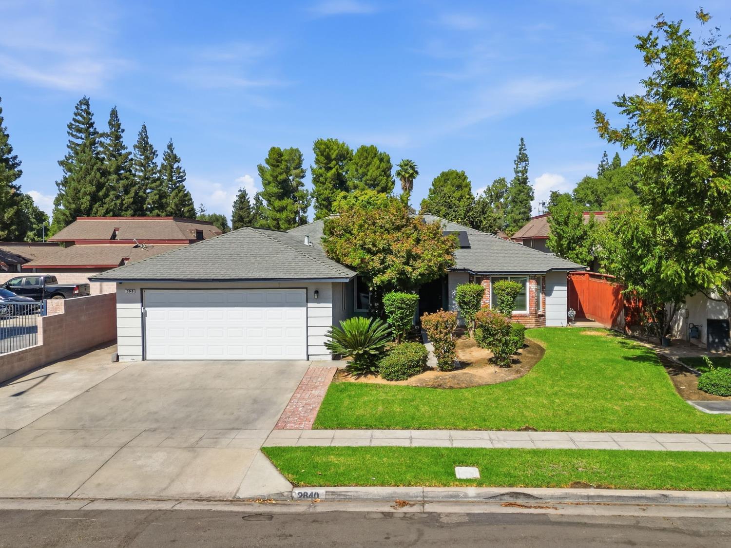2840 W Acacia Ave, Fresno, CA 93705