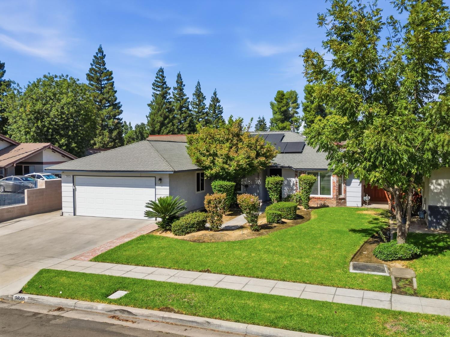 2840 W Acacia Ave, Fresno, CA 93705