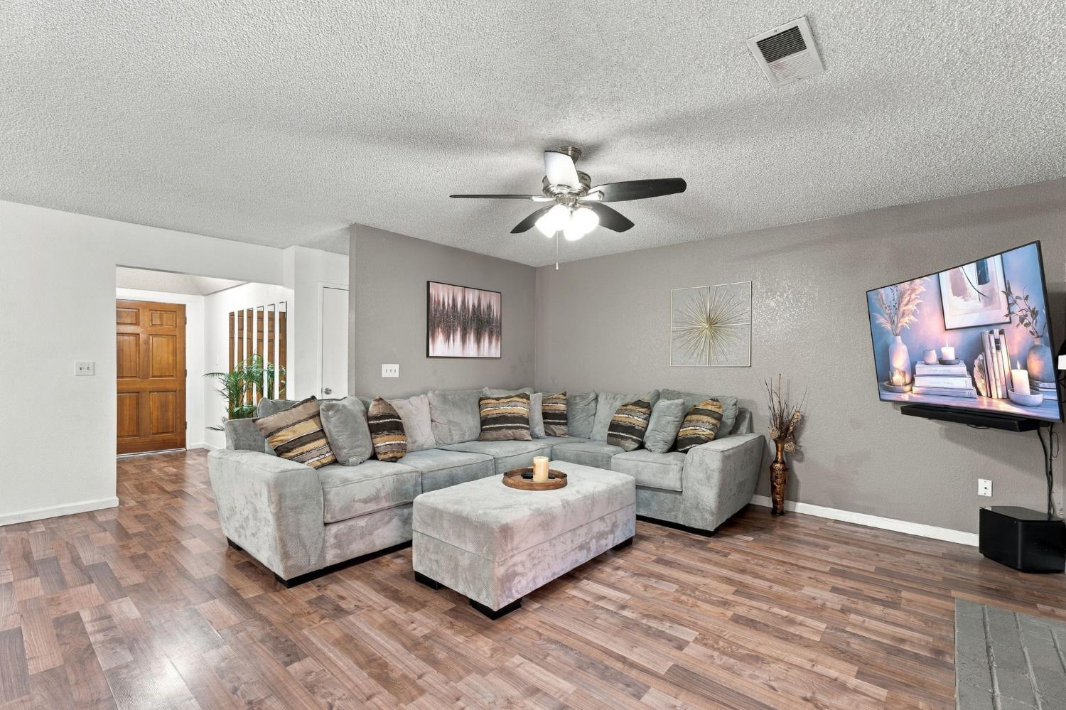 2840 W Acacia Ave, Fresno, CA 93705