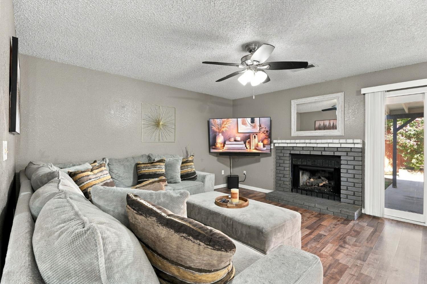 2840 W Acacia Ave, Fresno, CA 93705