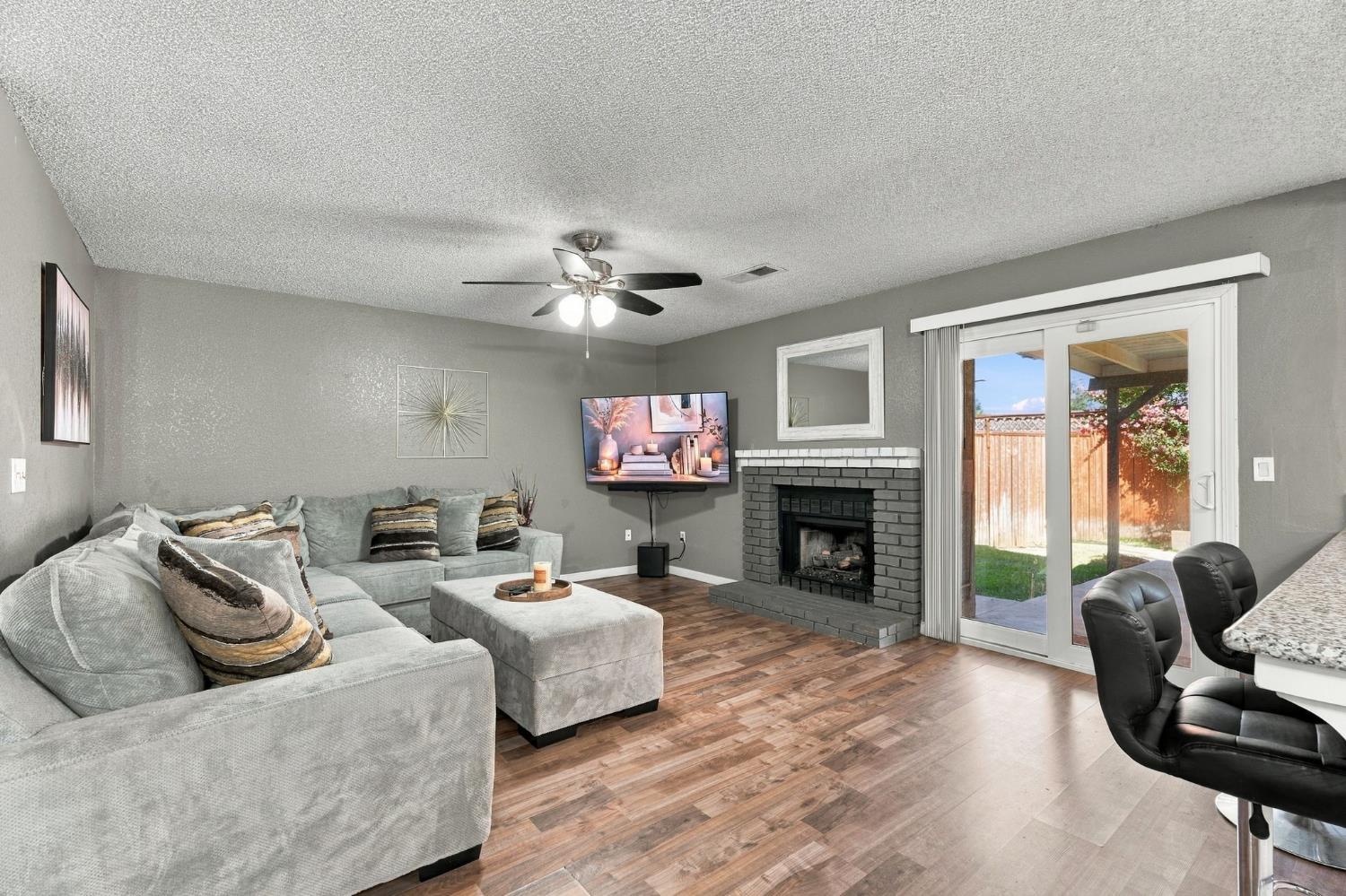 2840 W Acacia Ave, Fresno, CA 93705