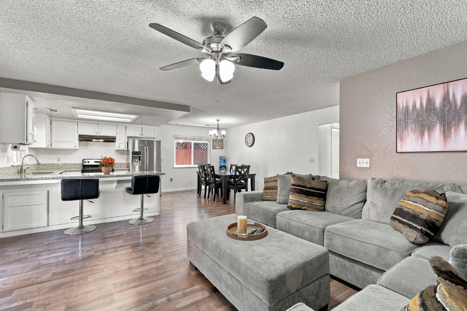 2840 W Acacia Ave, Fresno, CA 93705