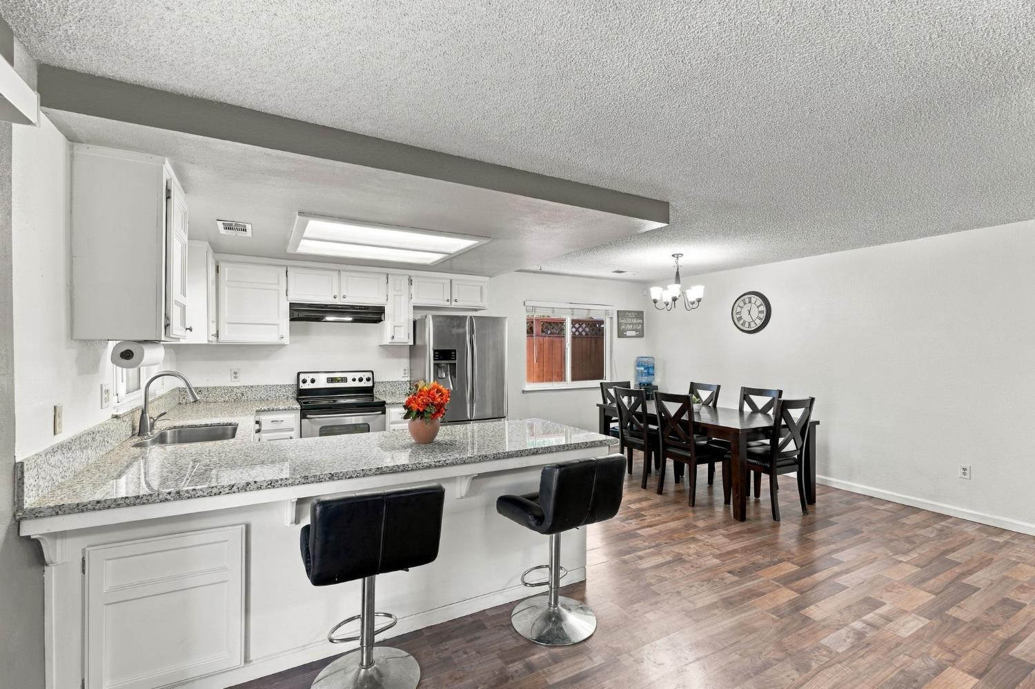 2840 W Acacia Ave, Fresno, CA 93705