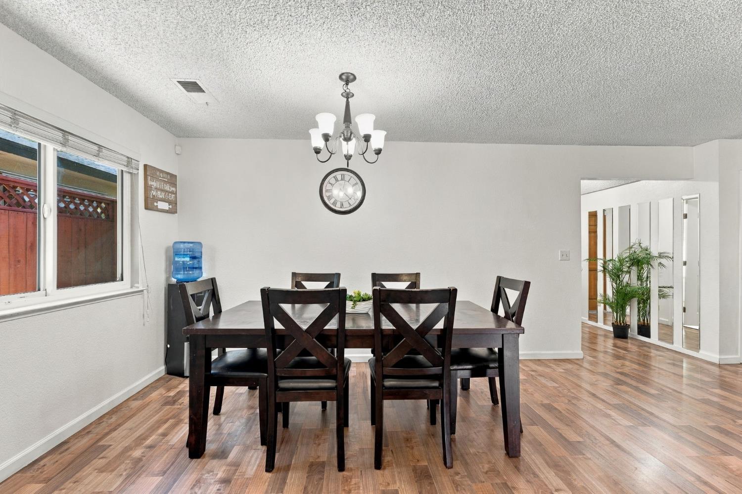 2840 W Acacia Ave, Fresno, CA 93705