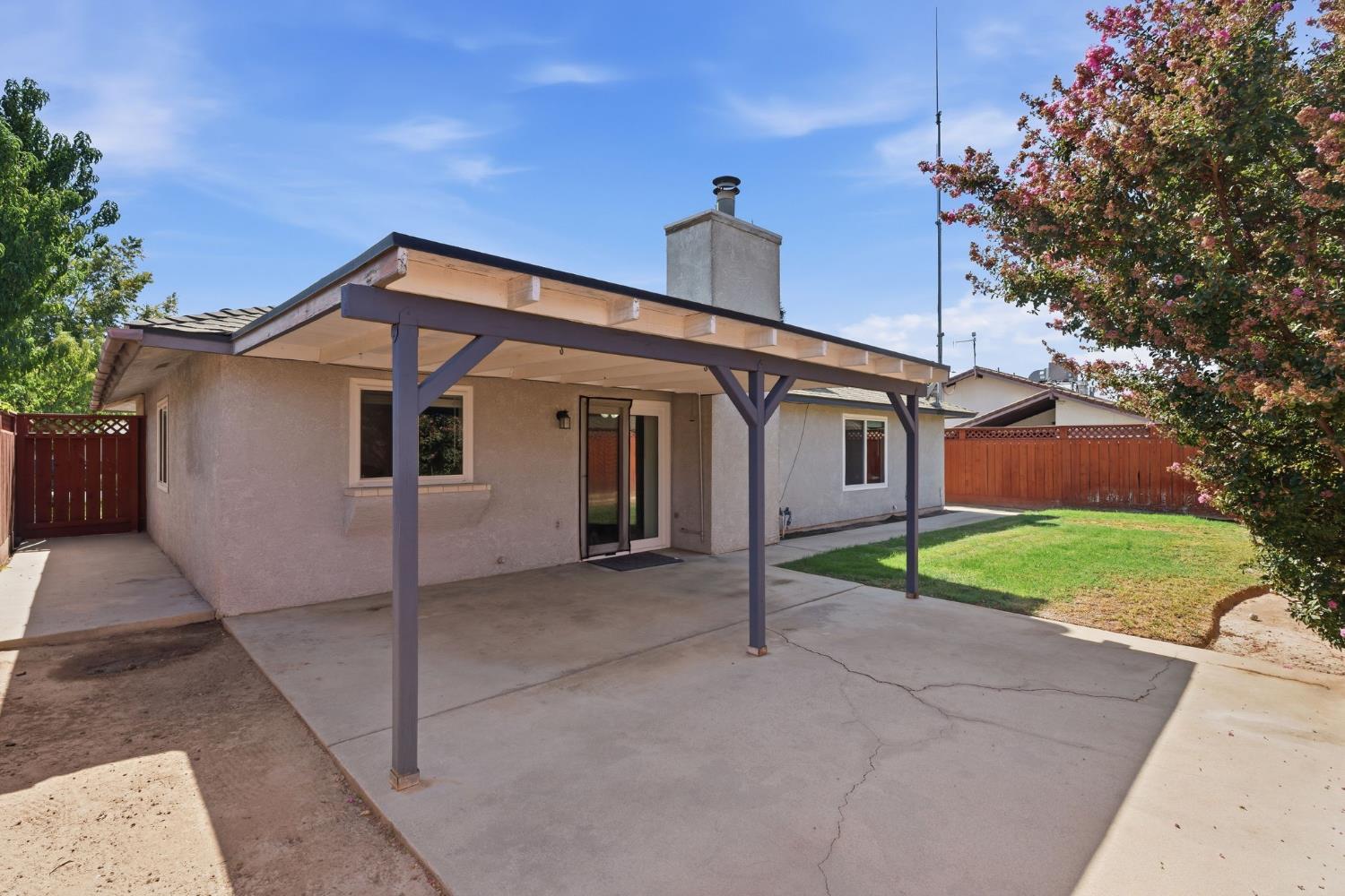 2840 W Acacia Ave, Fresno, CA 93705