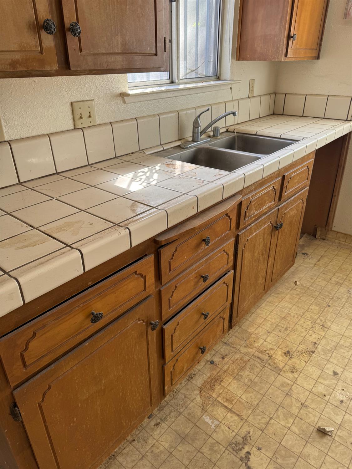 5488 E Illinois Ave, Fresno, CA 93727