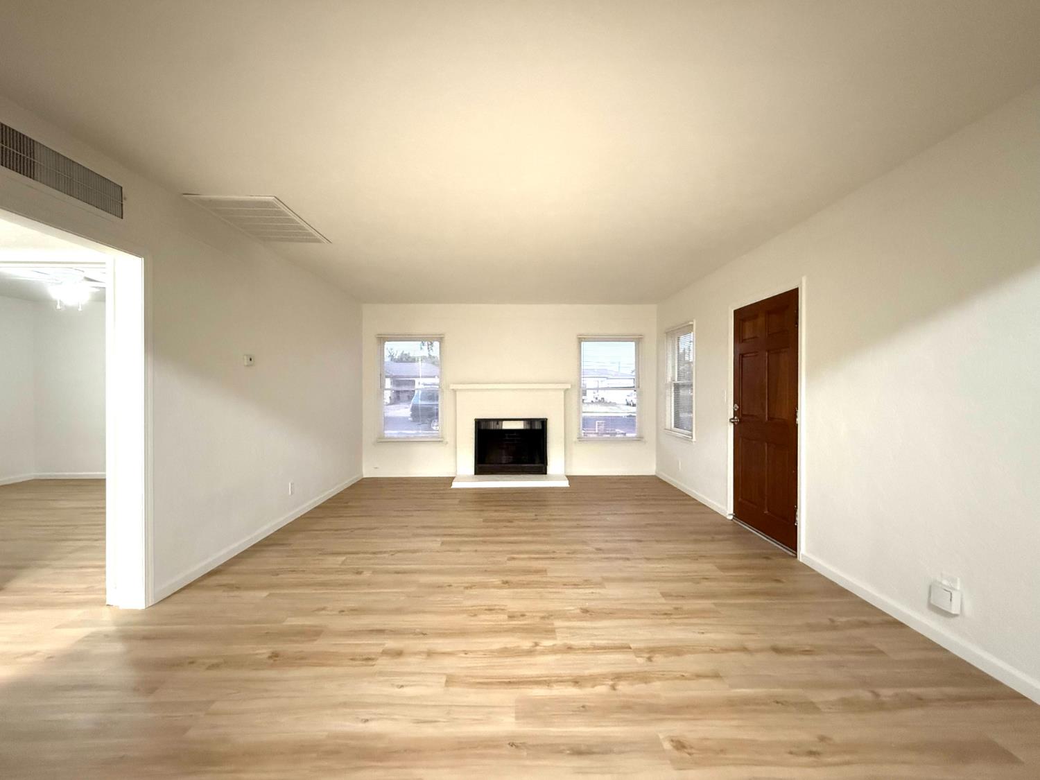 4326 E Brentwood Ave, Fresno, CA 93703