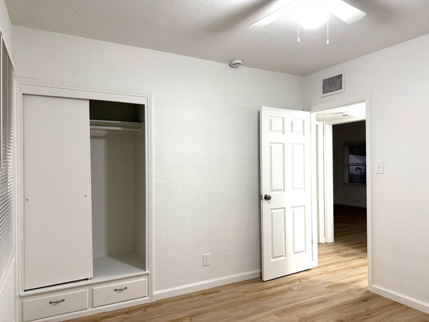 4326 E Brentwood Ave, Fresno, CA 93703