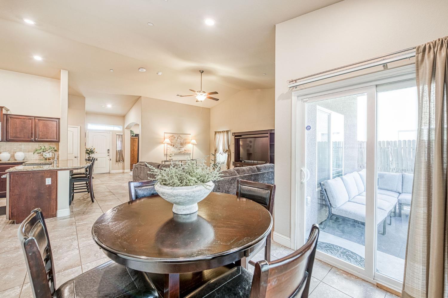 2537 Junipero Ave, Clovis, CA 93619