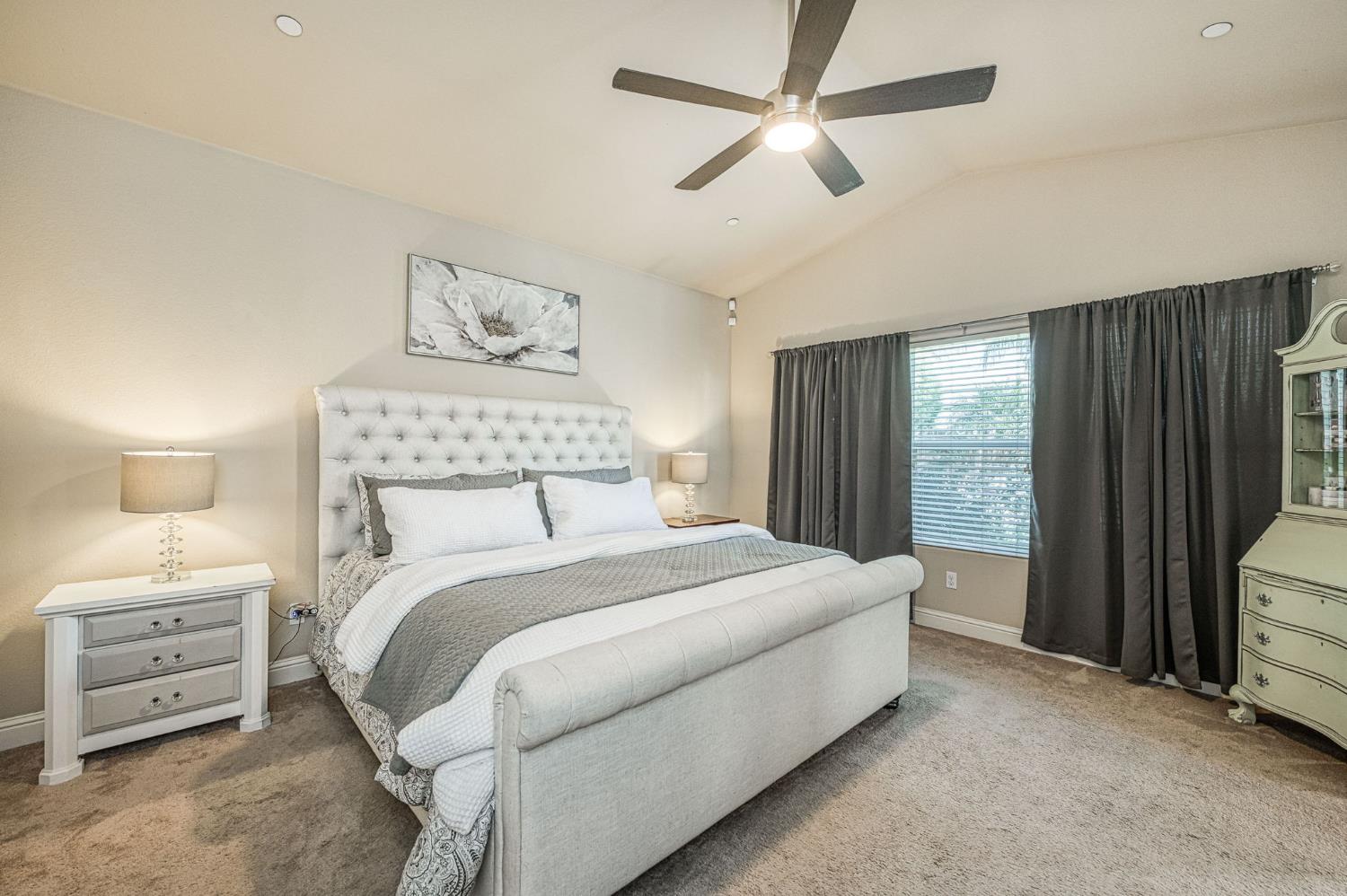 2537 Junipero Ave, Clovis, CA 93619