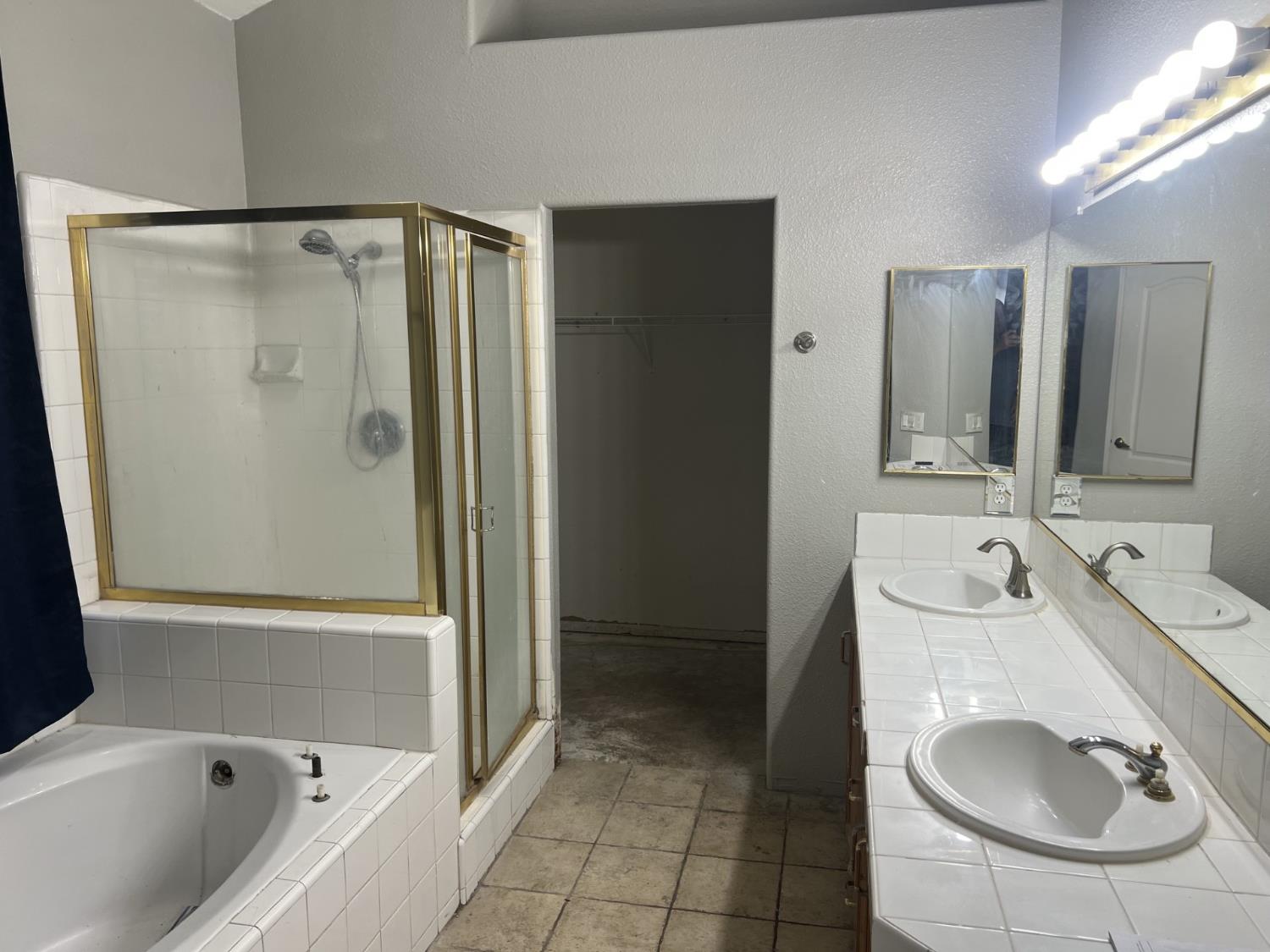 5845 W Decatur Ave, Fresno, CA 93722