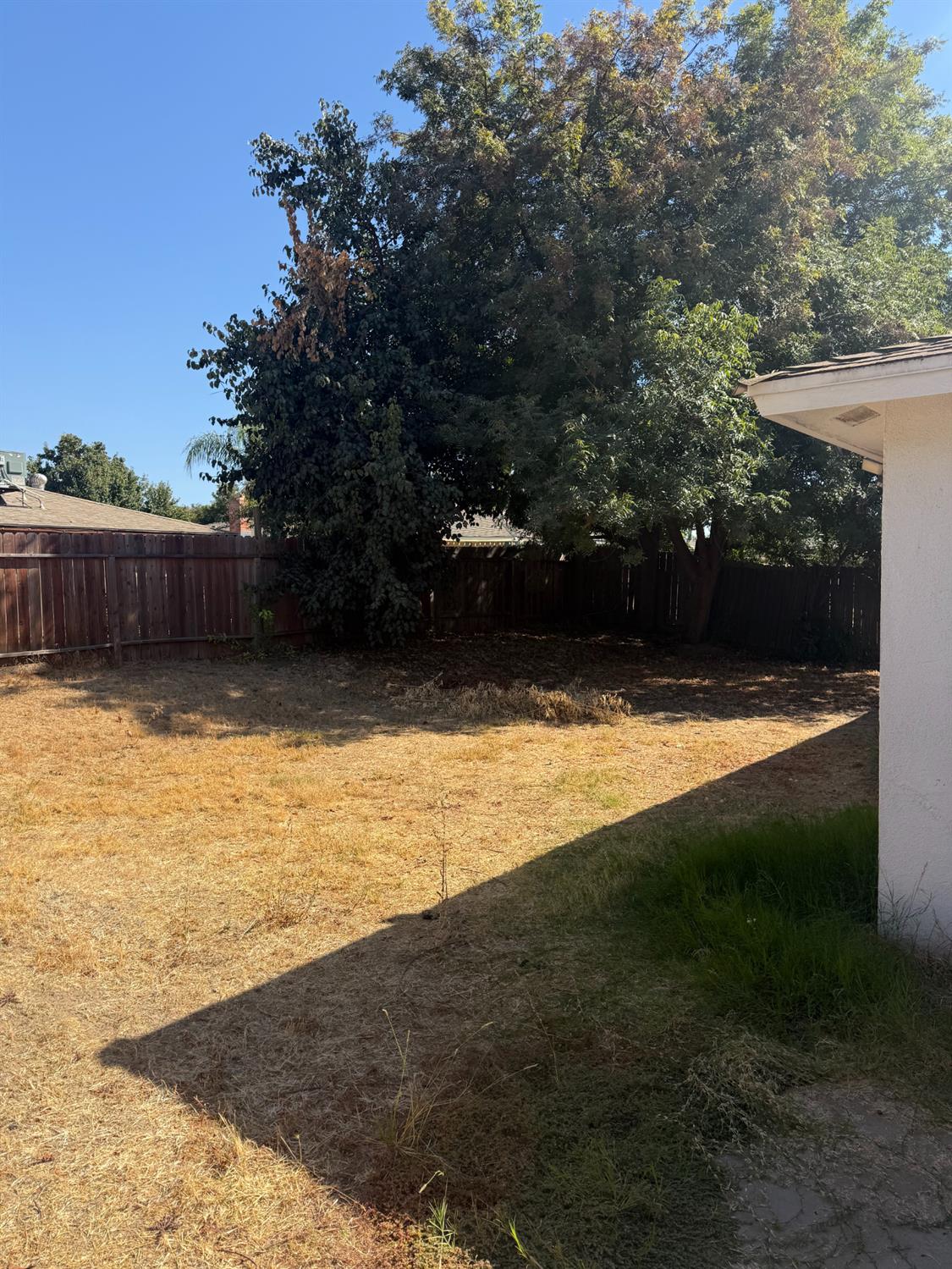 4686 N Kavanagh Ave, Fresno, CA 93705