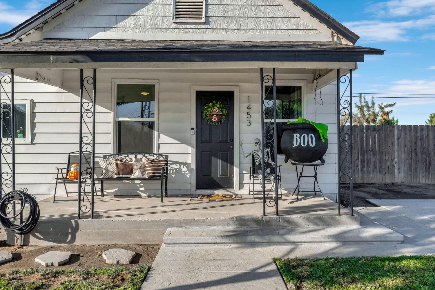 1453 Tucker St, Selma, CA 93662
