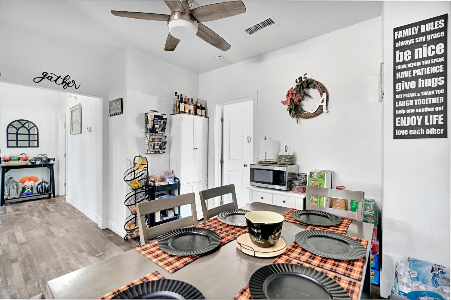 1453 Tucker St, Selma, CA 93662