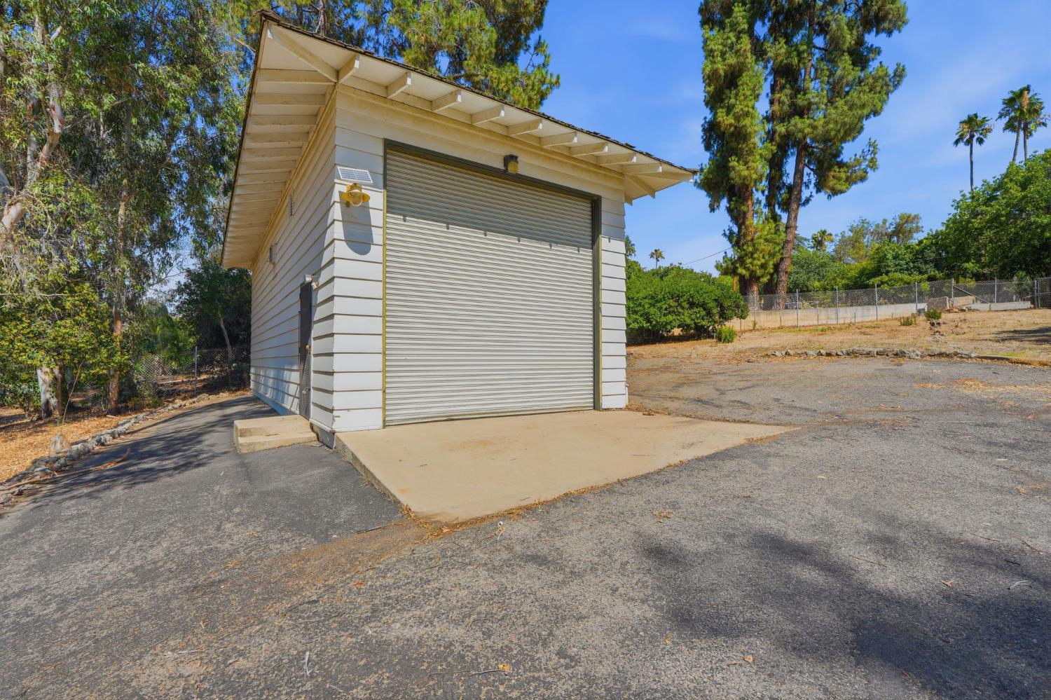 84 S Park St, Porterville, CA 93257