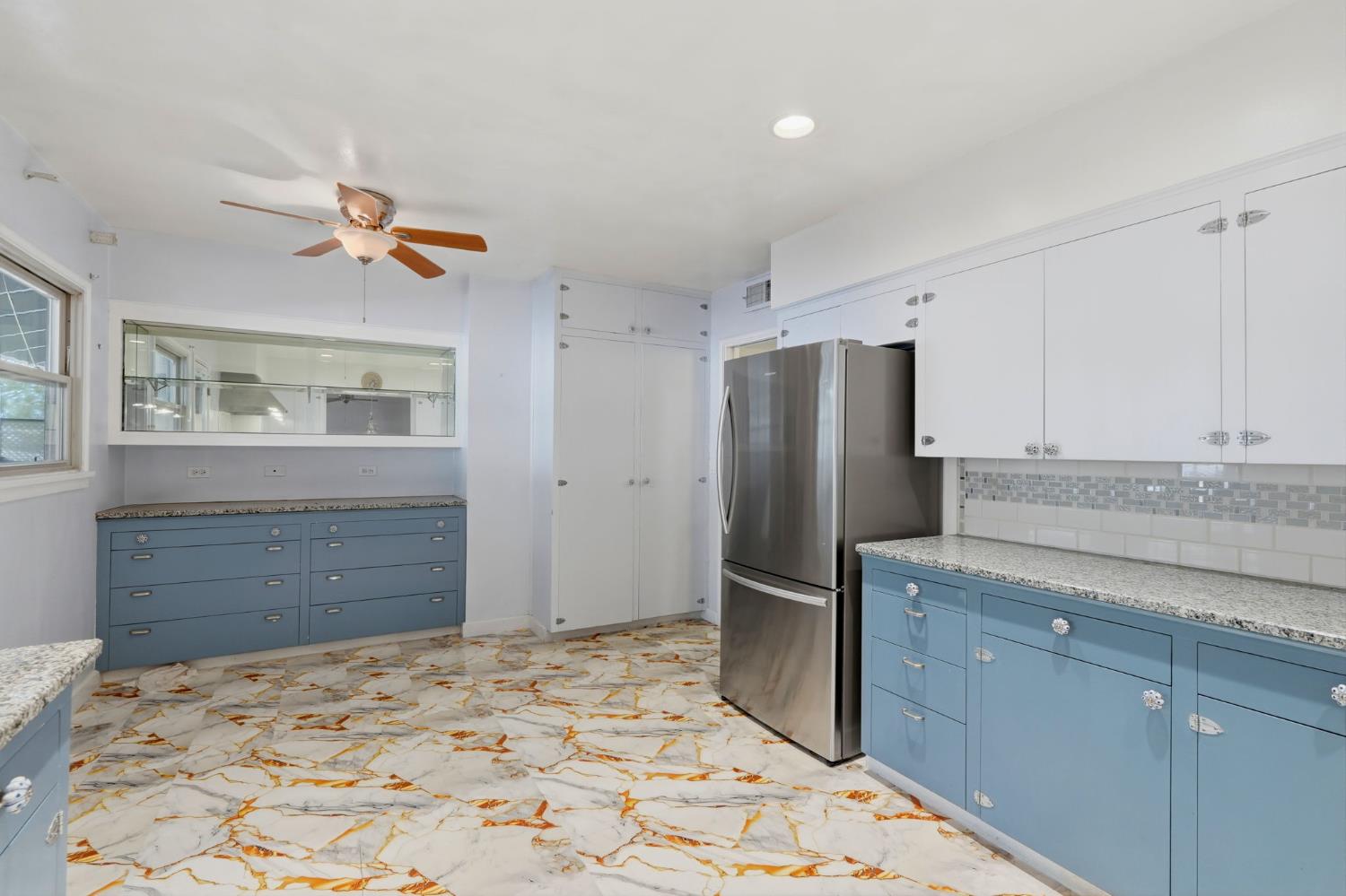 84 S Park St, Porterville, CA 93257