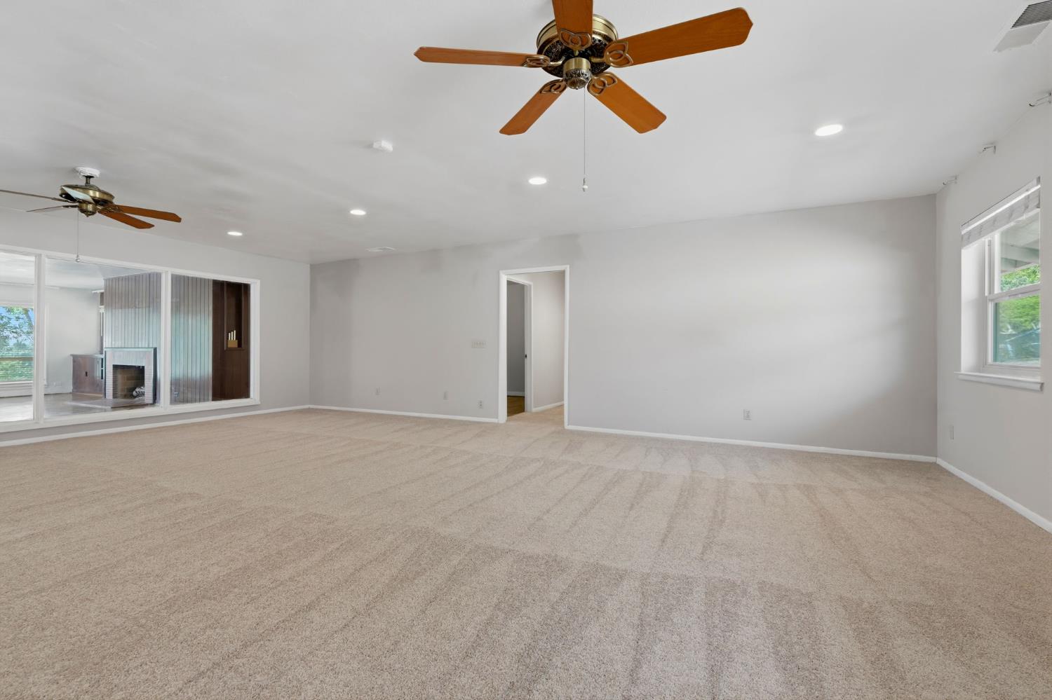 84 S Park St, Porterville, CA 93257