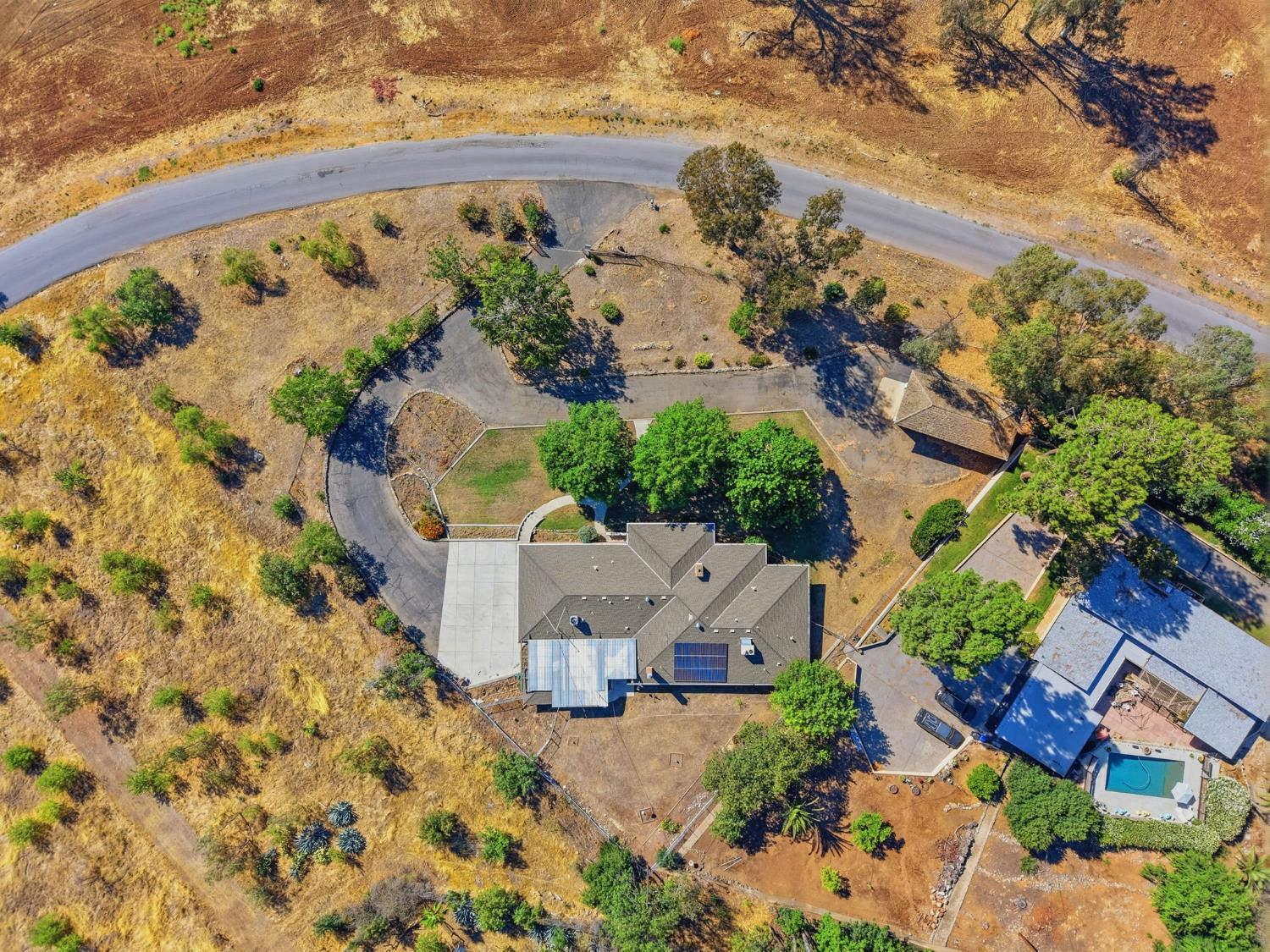 84 S Park St, Porterville, CA 93257