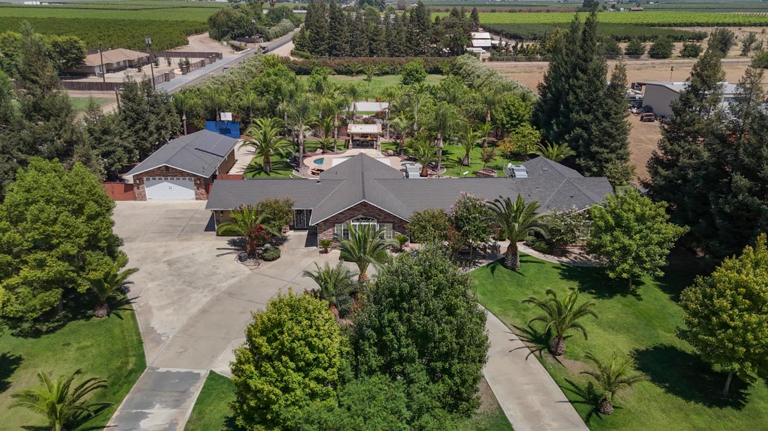 7010 S Frankwood Ave, Reedley, CA 93654