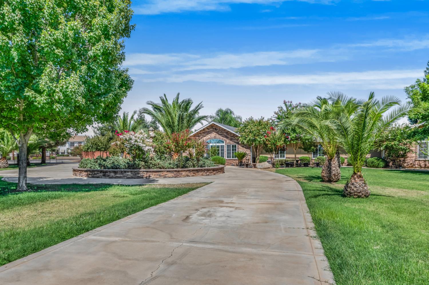 7010 S Frankwood Ave, Reedley, CA 93654