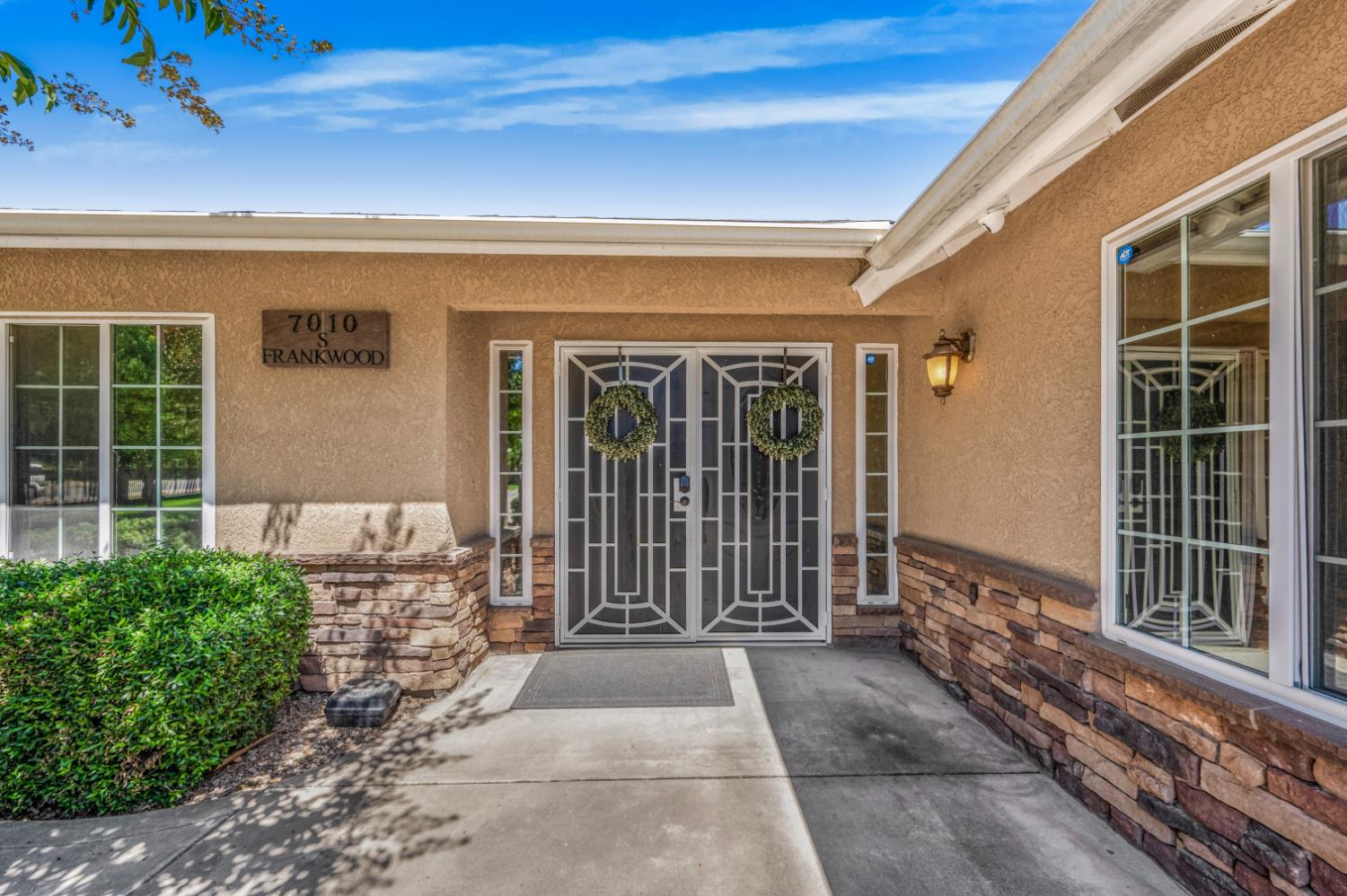 7010 S Frankwood Ave, Reedley, CA 93654