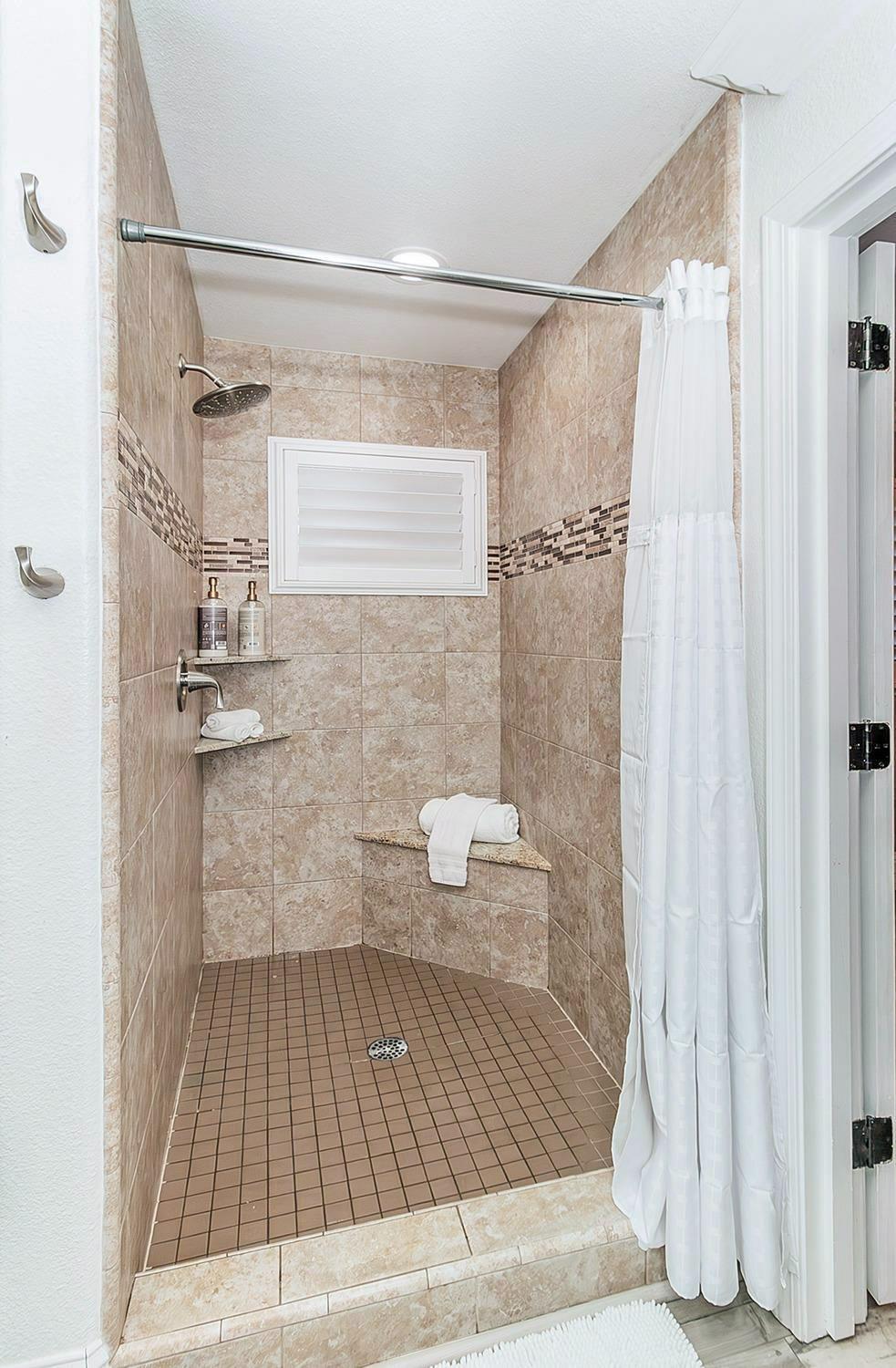 7010 S Frankwood Ave, Reedley, CA 93654