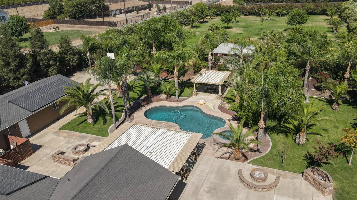 7010 S Frankwood Ave, Reedley, CA 93654