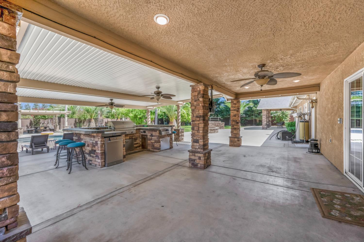 7010 S Frankwood Ave, Reedley, CA 93654