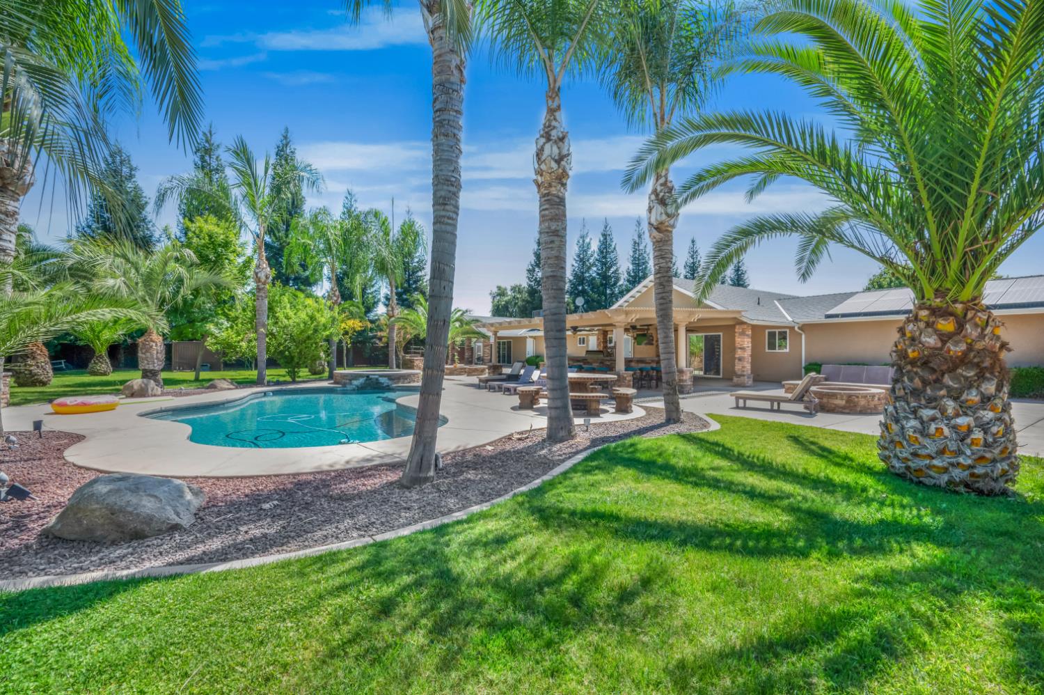 7010 S Frankwood Ave, Reedley, CA 93654