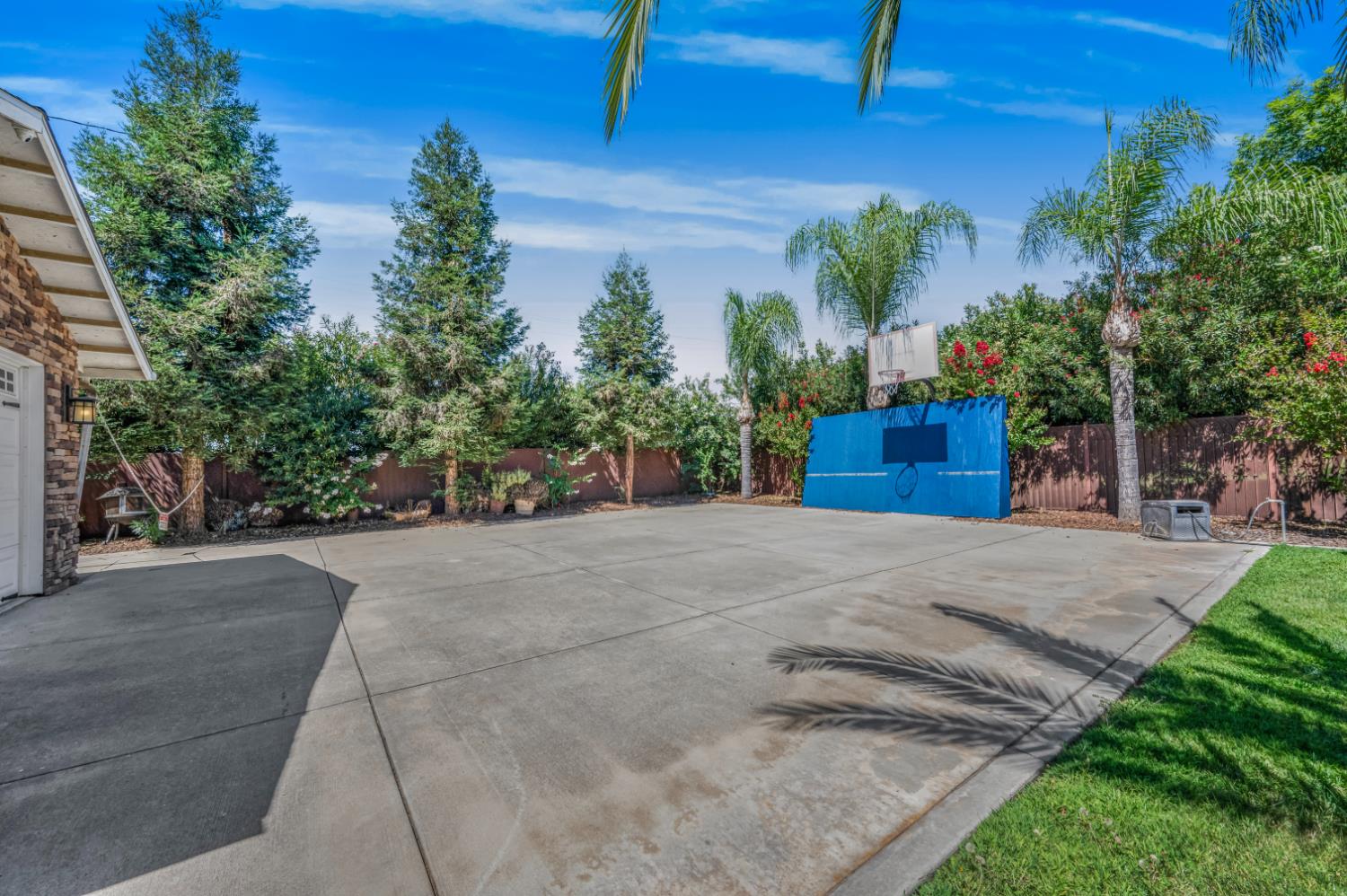 7010 S Frankwood Ave, Reedley, CA 93654