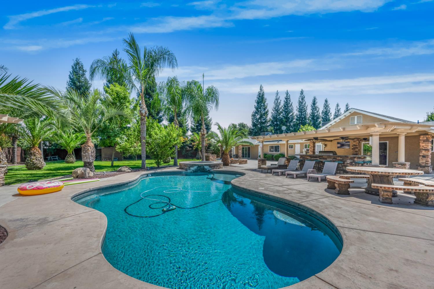 7010 S Frankwood Ave, Reedley, CA 93654