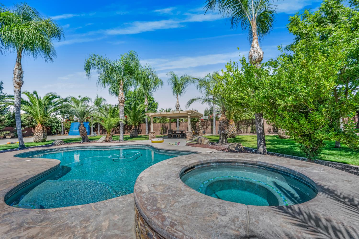 7010 S Frankwood Ave, Reedley, CA 93654