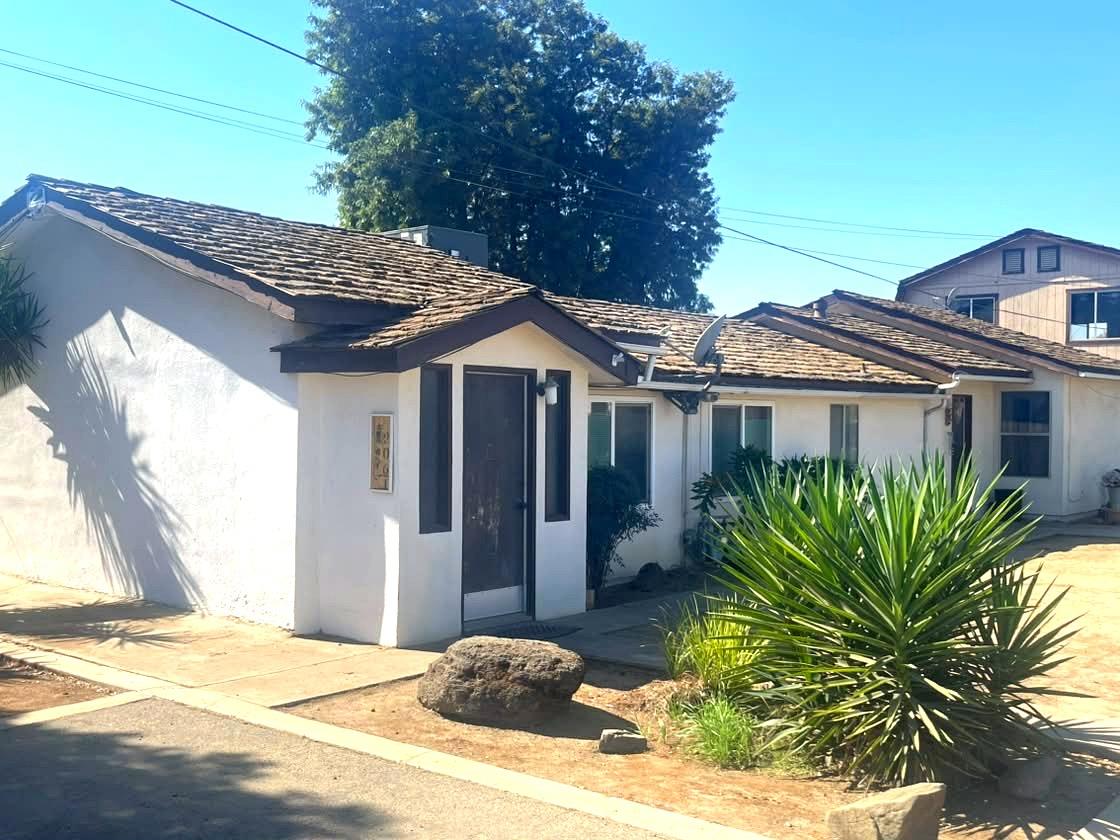 2061 N Cornelia, Fresno, CA 93722