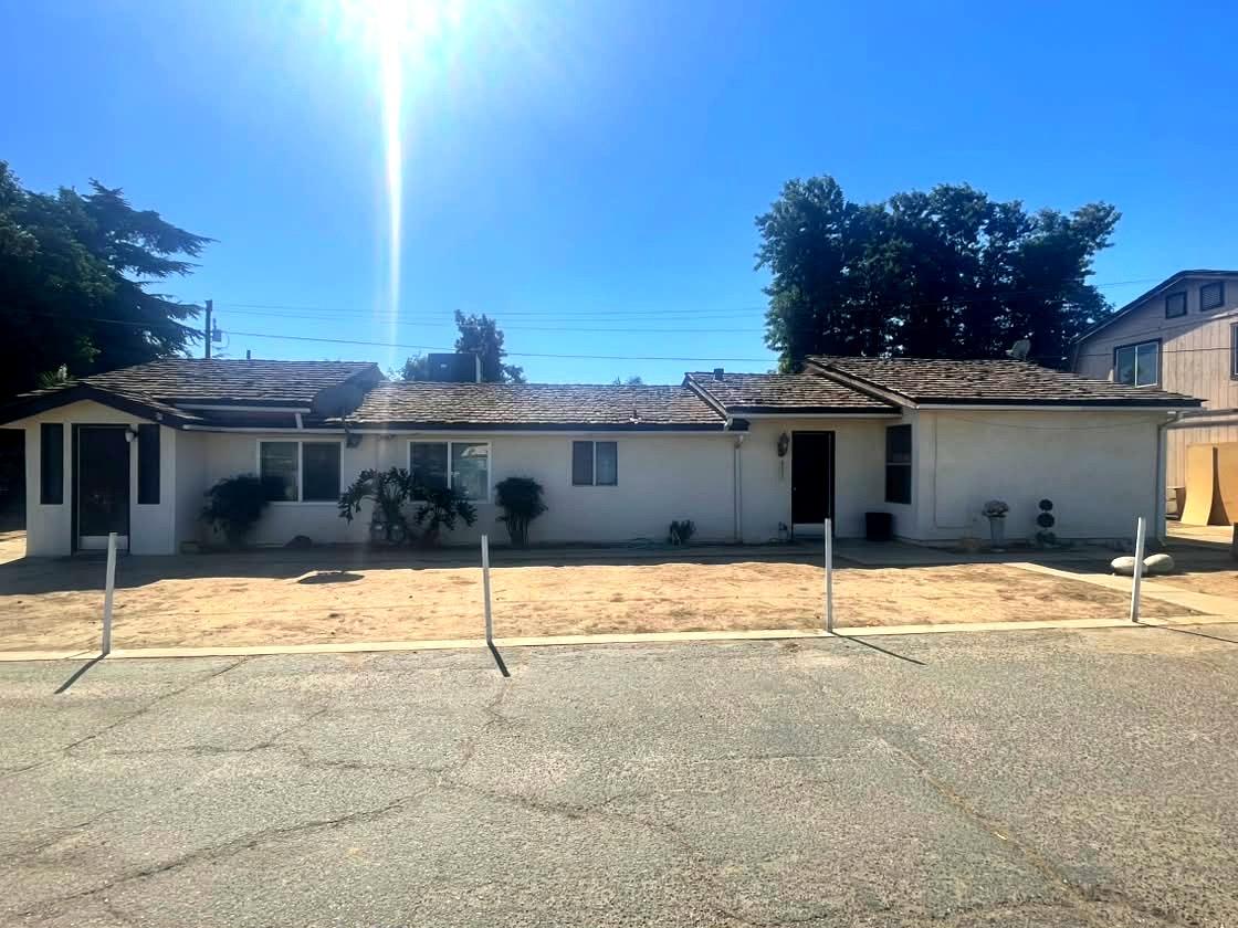 2061 N Cornelia, Fresno, CA 93722