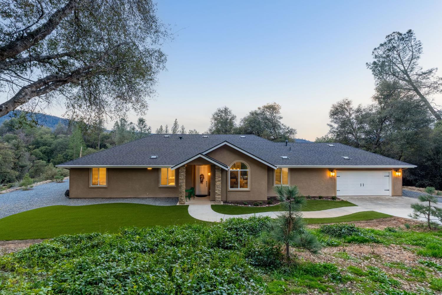 38614 Bon Veu Cir, Oakhurst, CA 93644