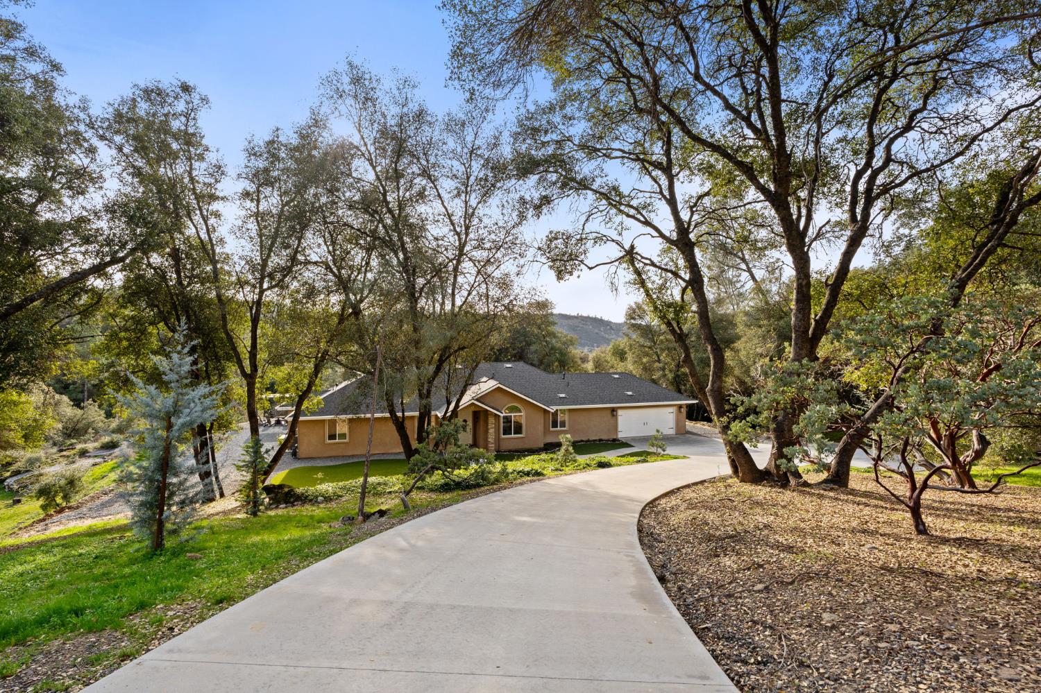 38614 Bon Veu Cir, Oakhurst, CA 93644
