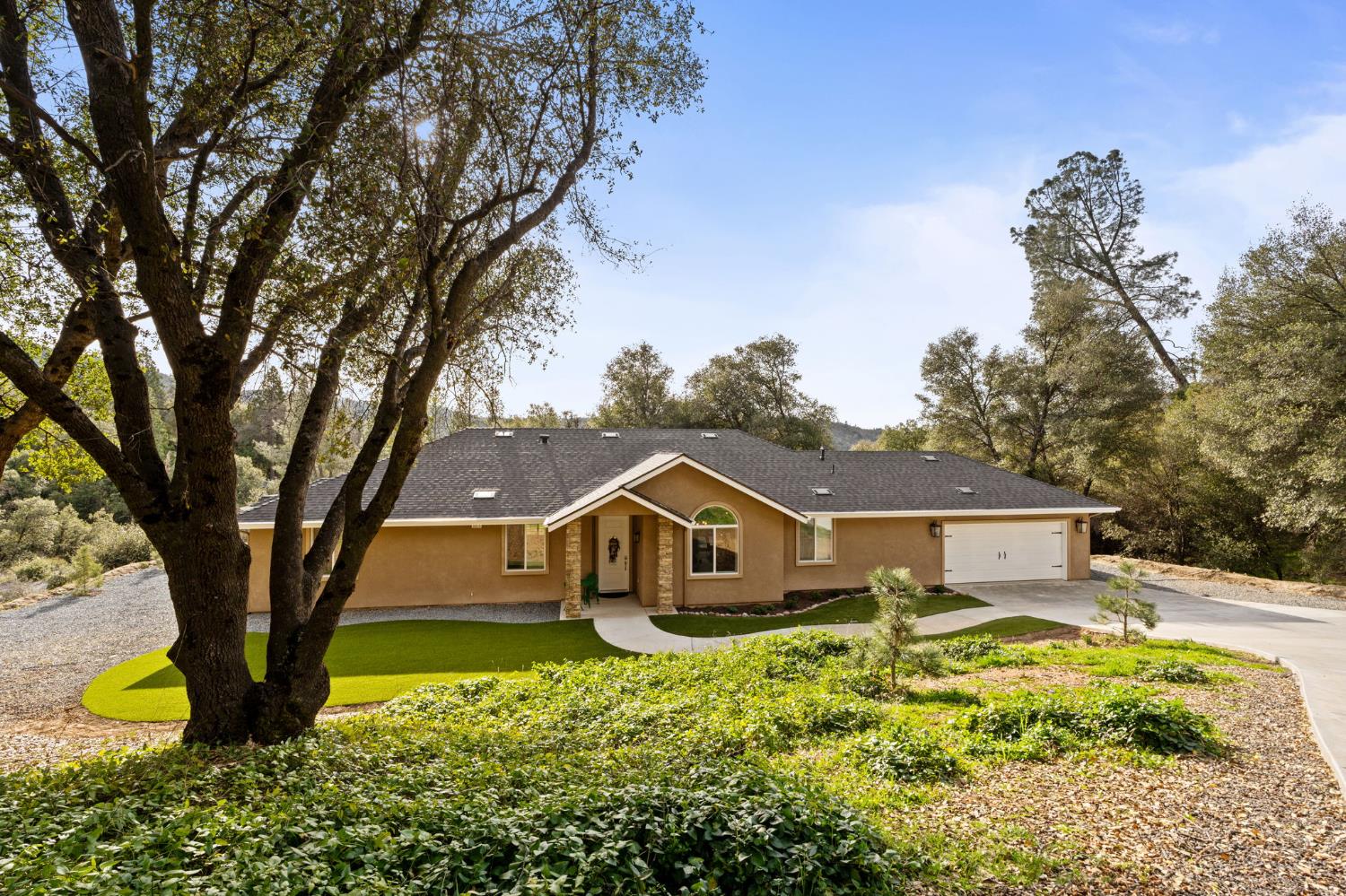 38614 Bon Veu Cir, Oakhurst, CA 93644