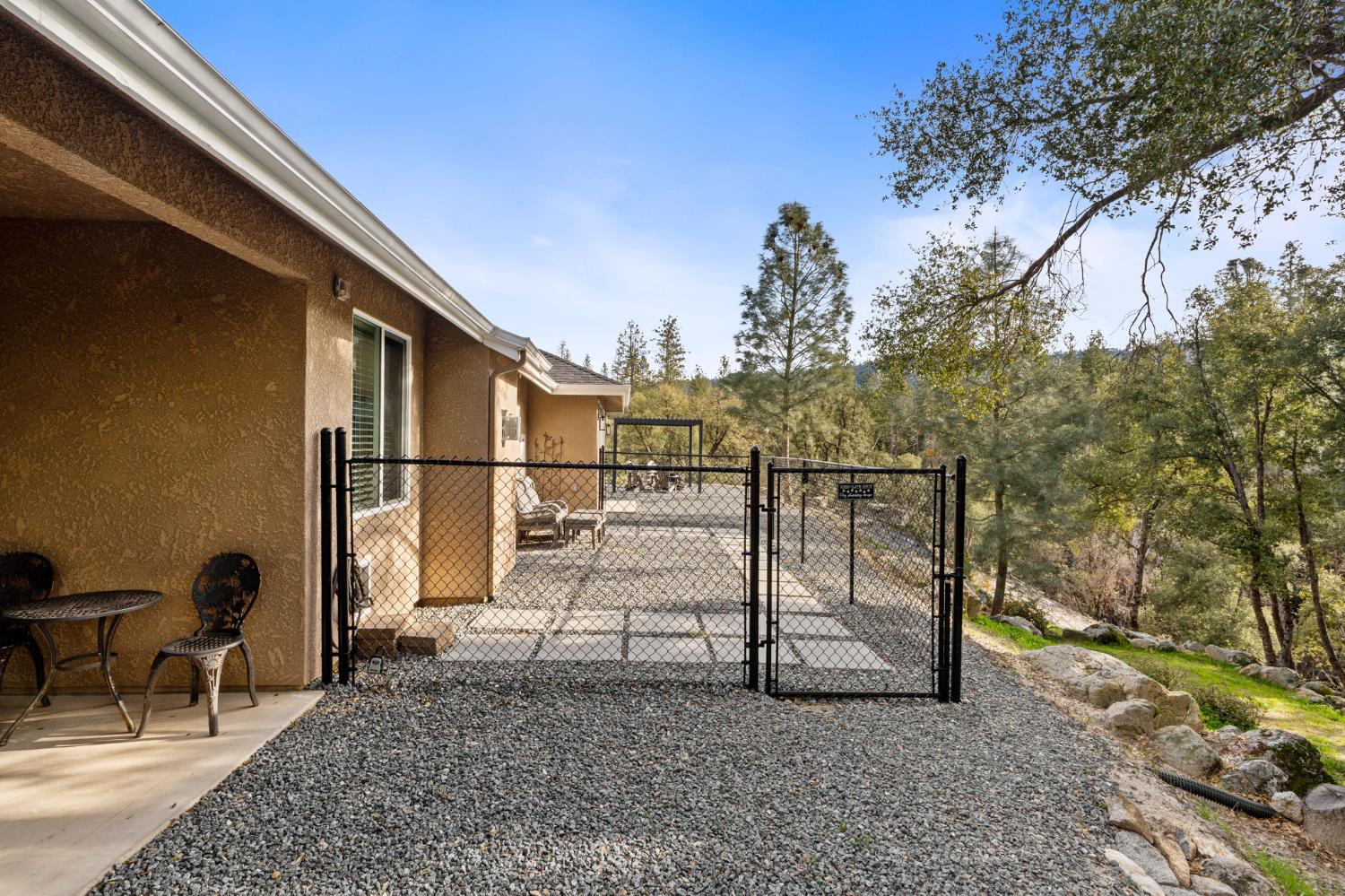 38614 Bon Veu Cir, Oakhurst, CA 93644