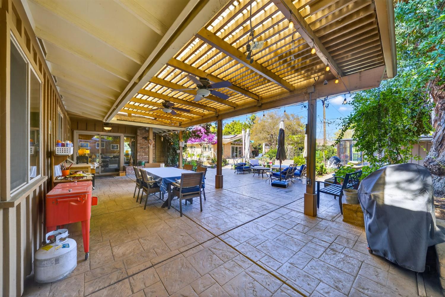 4872 N Arcade Ave, Fresno, CA 93704