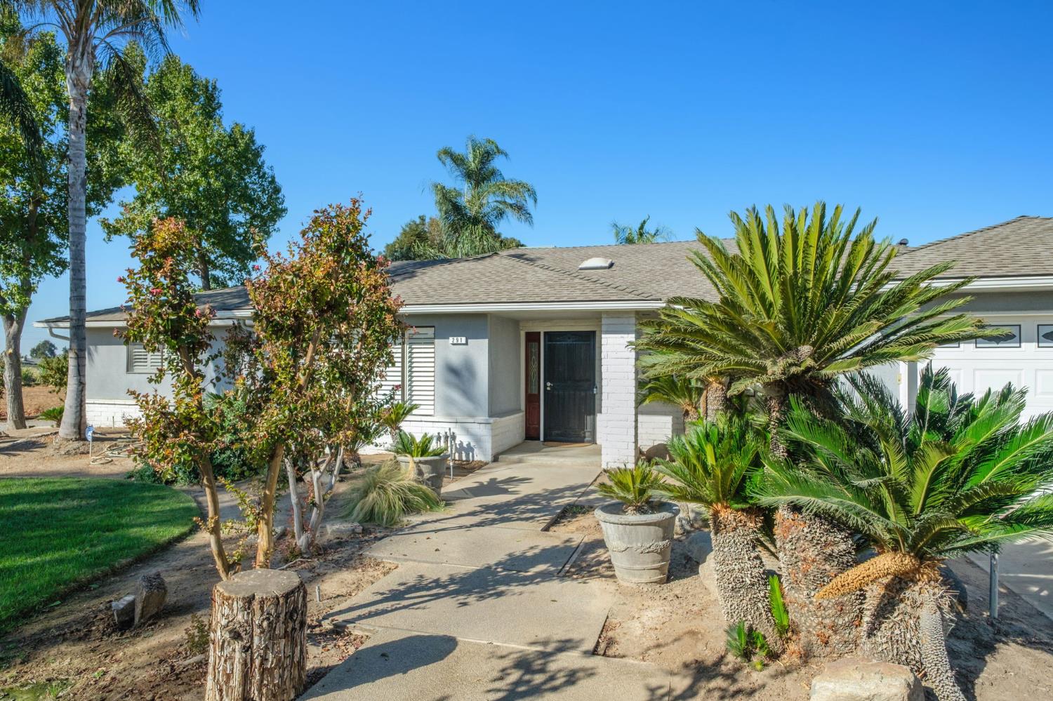 291 S Locan Ave, Fresno, CA 93737