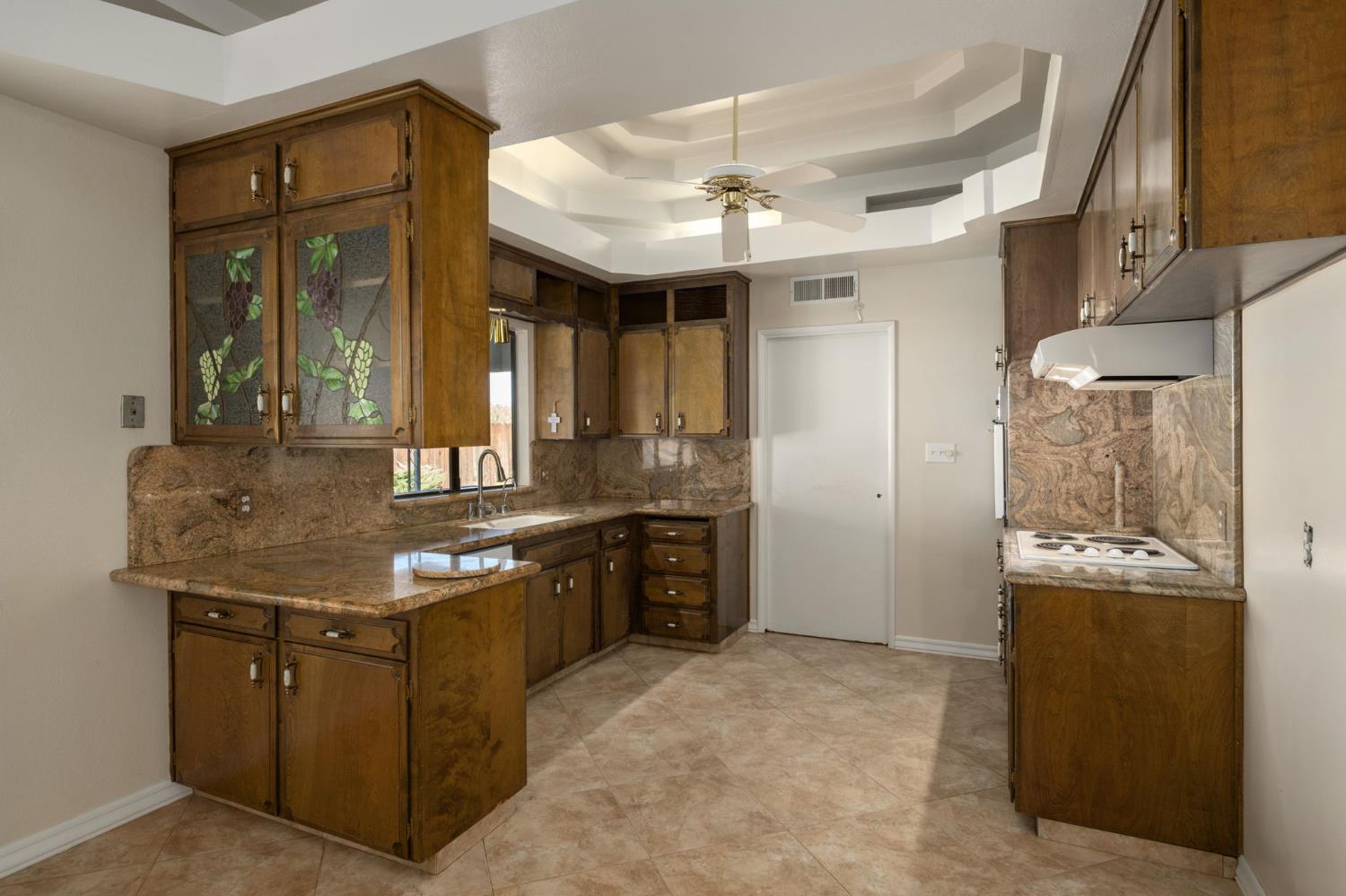291 S Locan Ave, Fresno, CA 93737