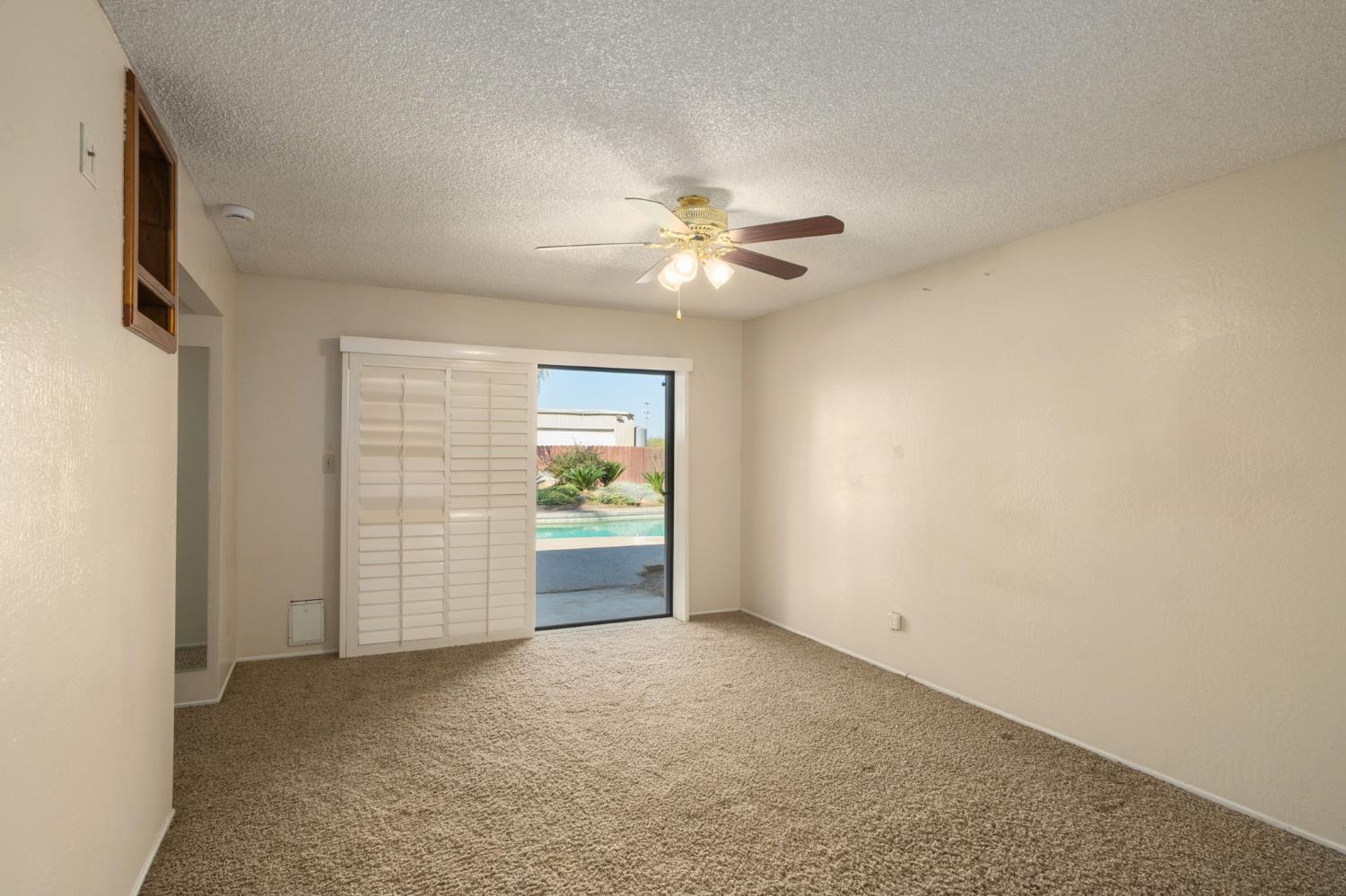 291 S Locan Ave, Fresno, CA 93737