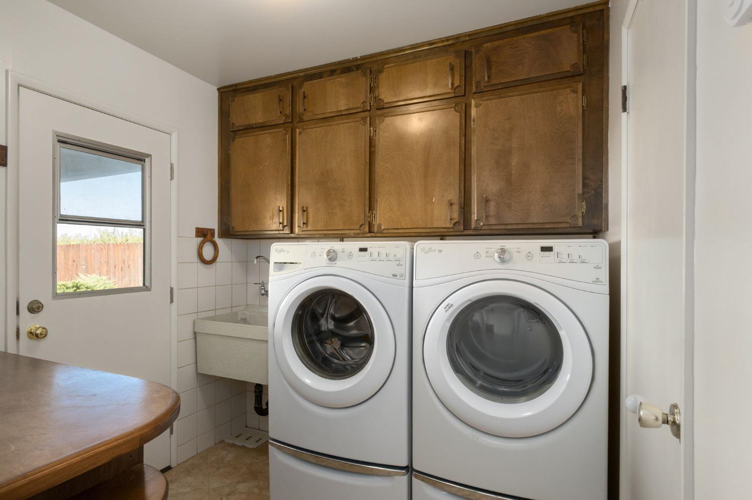291 S Locan Ave, Fresno, CA 93737