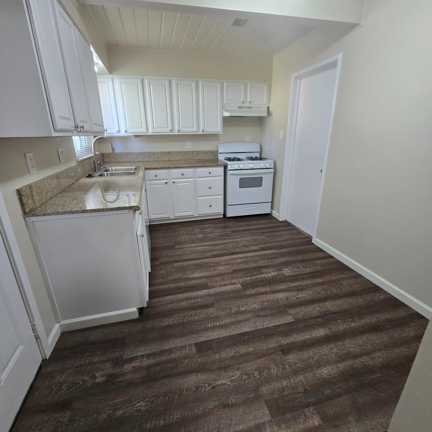 646 W Terrace Ave, Fresno, CA 93705