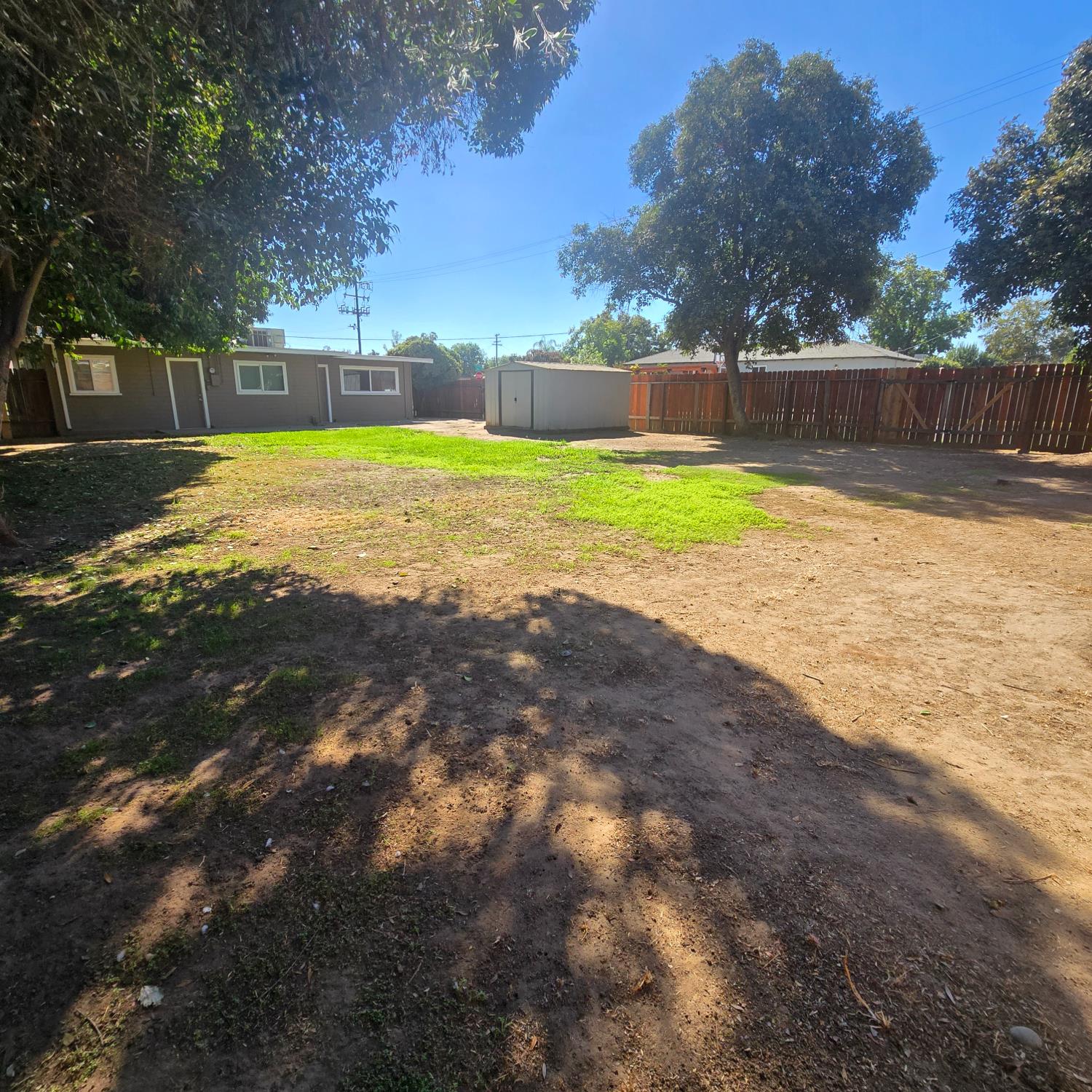 646 W Terrace Ave, Fresno, CA 93705