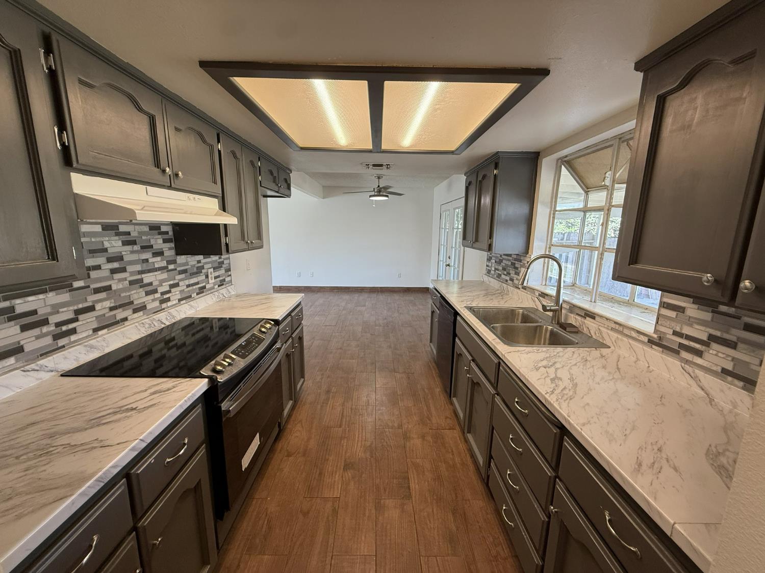 5035 E Belgravia Ave, Fresno, CA 93725