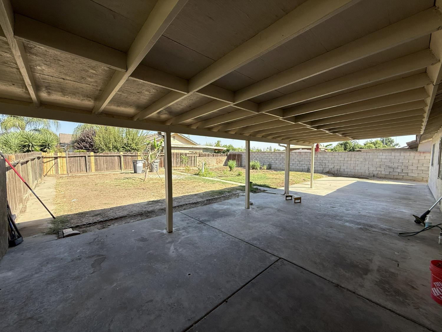 5035 E Belgravia Ave, Fresno, CA 93725