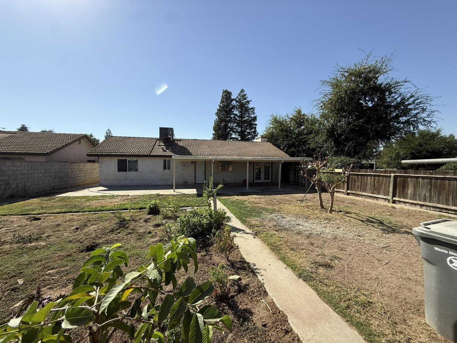 5035 E Belgravia Ave, Fresno, CA 93725